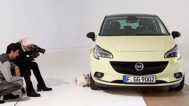 Am Set Opel Corsa Karl Lagerfeld Und Supermodel Choupette